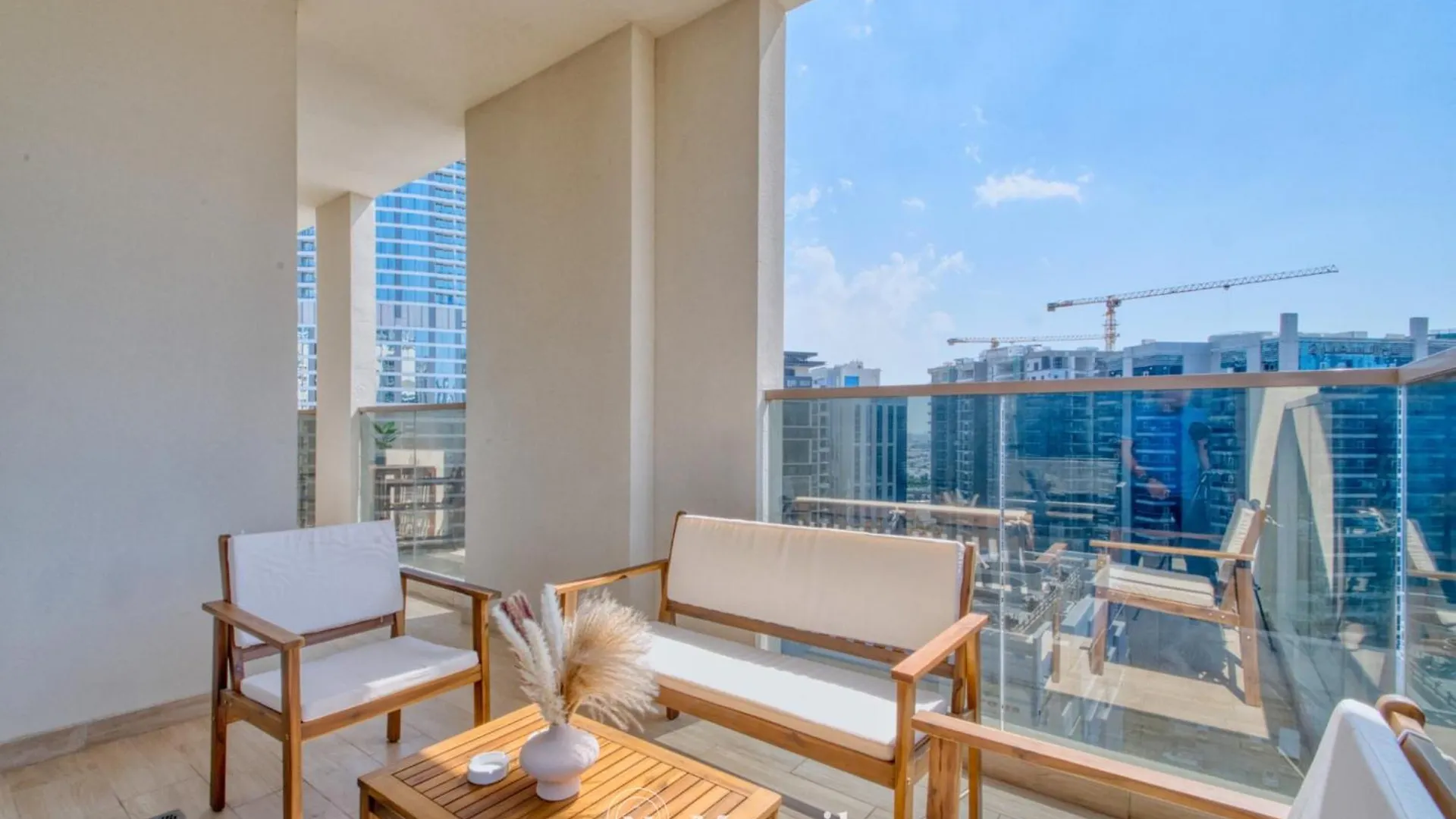 2Br Apt In Business Bay With Iconic Burj Khalifa And Dubai Canal Views 0*,