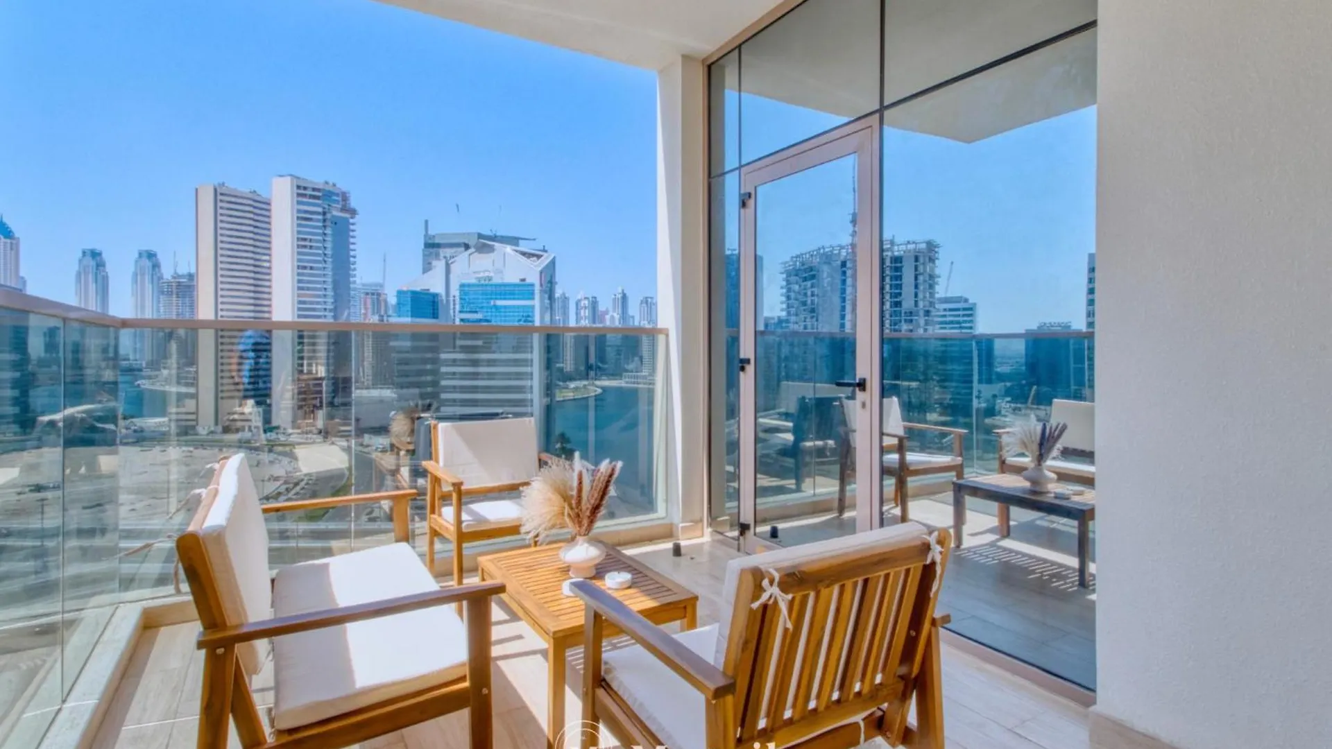 2Br Apt In Business Bay With Iconic Burj Khalifa And Dubai Canal Views